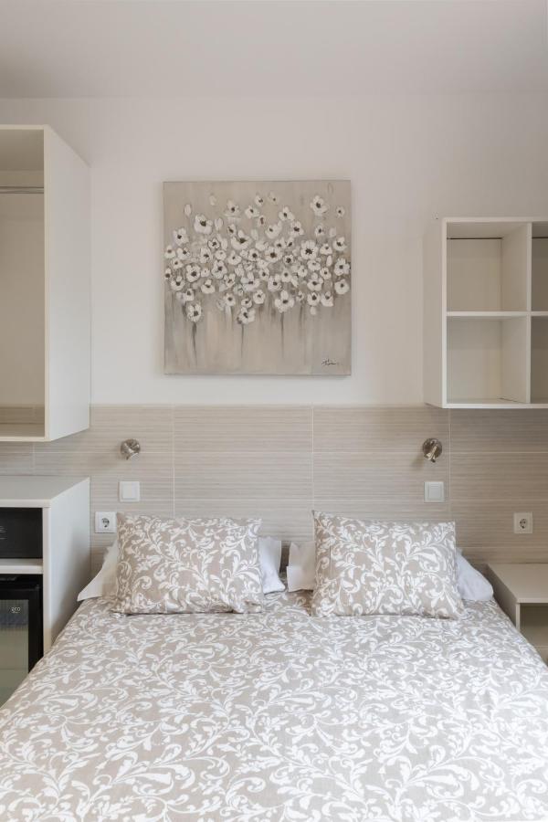 Hostal House Barcelona Luaran gambar