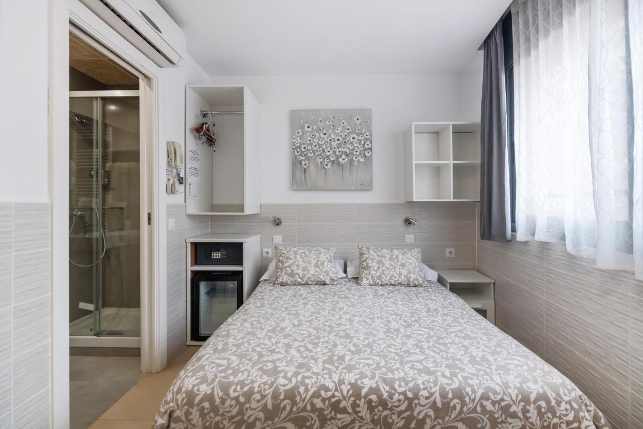 Hostal House Barcelona Luaran gambar