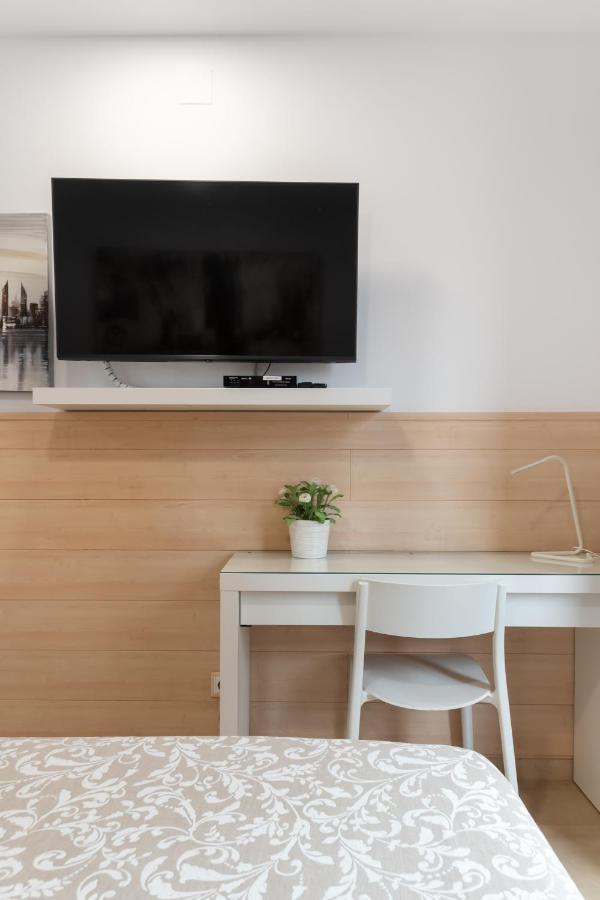Hostal House Barcelona Luaran gambar