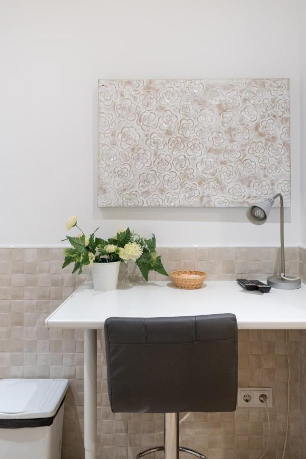 Hostal House Barcelona Luaran gambar